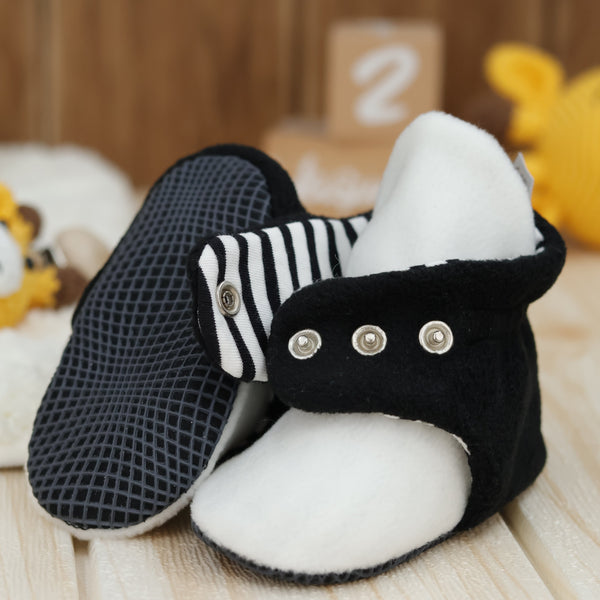 Anti-Slip Sole, Fleece Baby Booties, Newborn Home Booties, Sweat Proof Organic Cotton Lining, Black White - The Baby Penguin