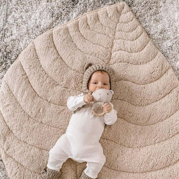 Leaf Shaped Sherpa & Cotton Baby Playmat - Ivory - The Baby Penguin