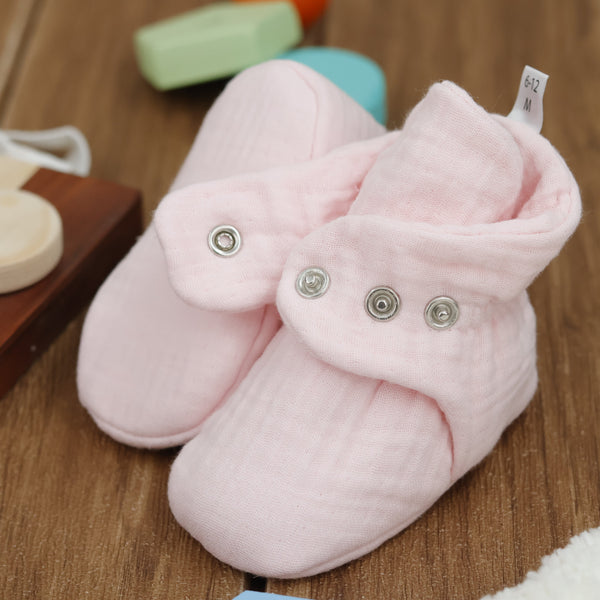Muslin Stay On Baby Booties Pink - The Baby Penguin